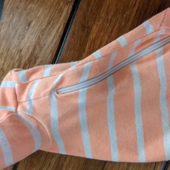 2 infant footie pajama playsuits - Picture 7 of 8